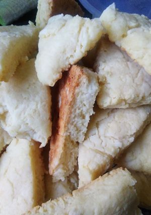 Una foto de Scones de queso con crema de leche