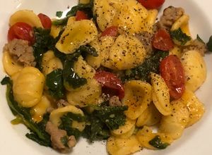 Foto di Orecchiette friarielli, salsiccia e datterini
