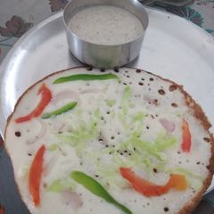 A picture of Veg uttapam.