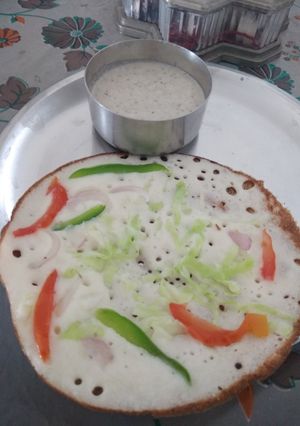 A picture of Veg uttapam.