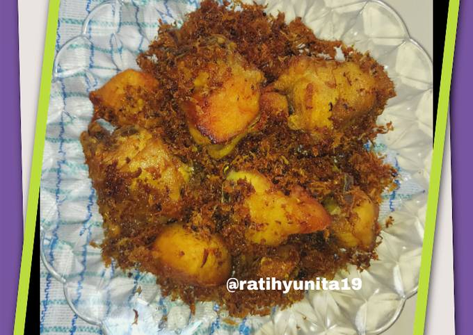 Ayam goreng serundeng kelapa