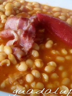 Una foto de Judías blancas con bacon en gme, gmf y tradicional
