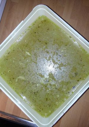 Foto principal de Caldo de pollo para guisos y hervidos (fondo de olla)