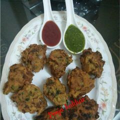 A picture of Pyaaz ke pakode.