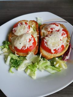 Avokádós-tojásos melegszendvics recept fotója
