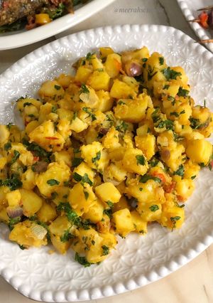 A picture of Spicy potatoes.