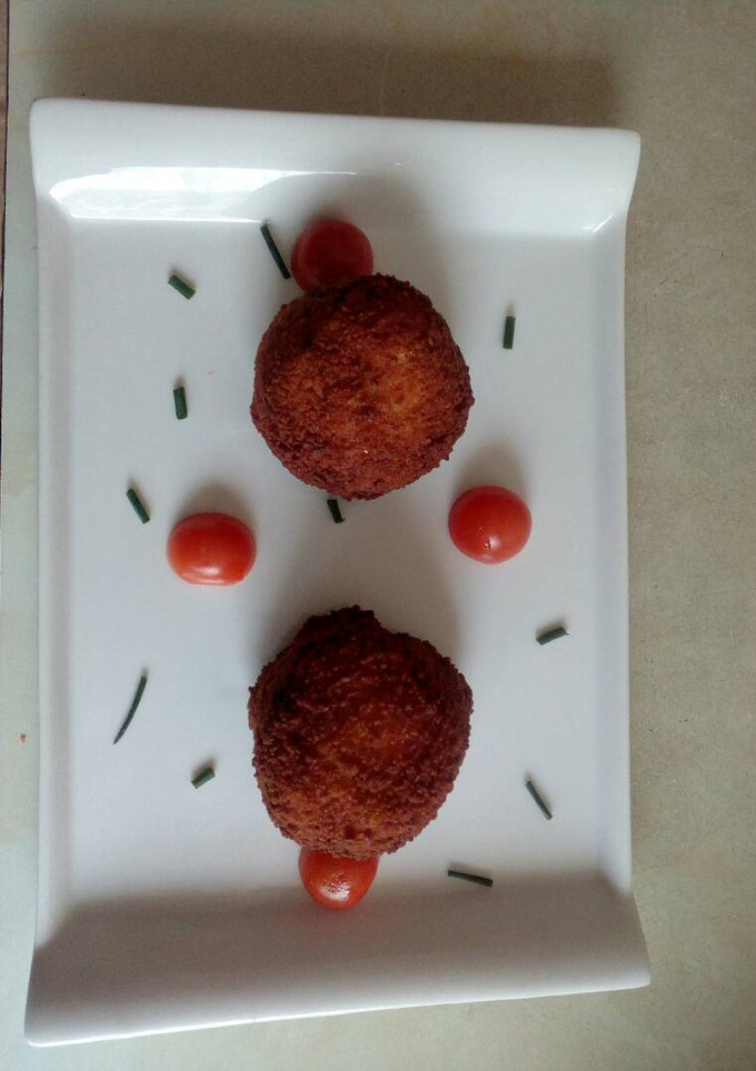 Una foto de Huevos villaroy de pollo y champiñon
