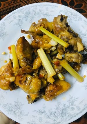 Hình của món Gà chiên mắm.