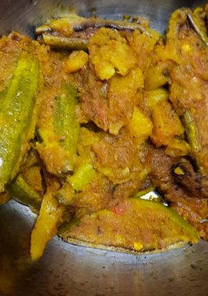 পটল আলু কষা (potol aloo kosha recipe in Bengali) রেসিপির প্রধান ছবি