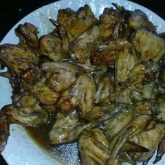 A picture of Grilled chicken wings.