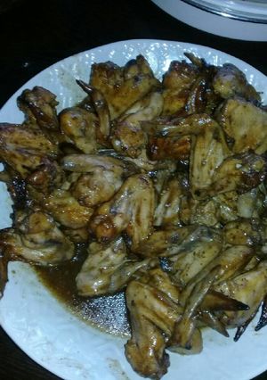 A picture of Grilled chicken wings.