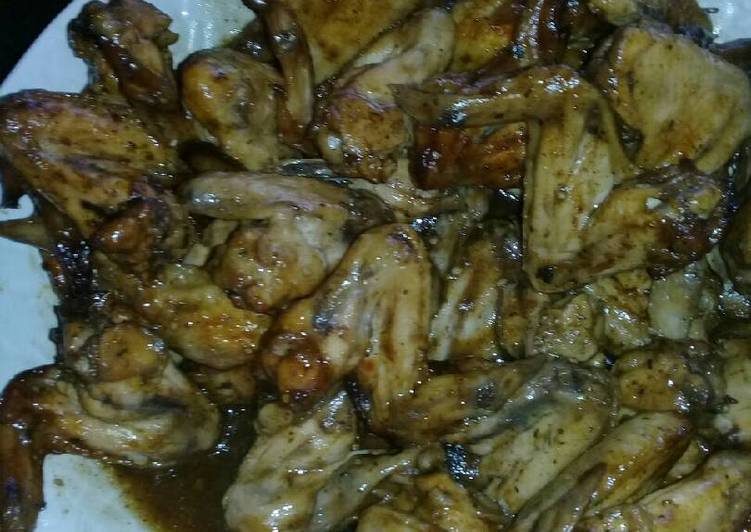 Grilled chicken wings