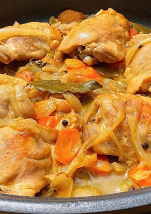 Una foto de Pollo en semi escabeche