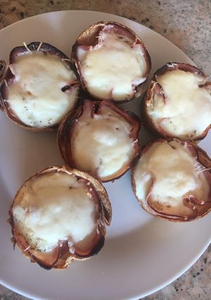 Tojásos tortilla kosárka reggelire recept fotója