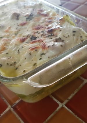 Una foto de Pastel azteca de atún con un toque fancy (pero sale barato) deli