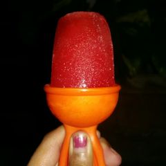 A picture of Jam-e-shirin popcicles and malai popcicles.