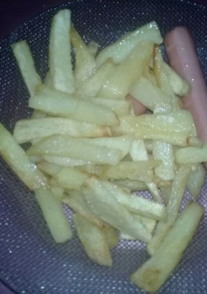 Una foto de Papitas fritas saborizadas con salchichas