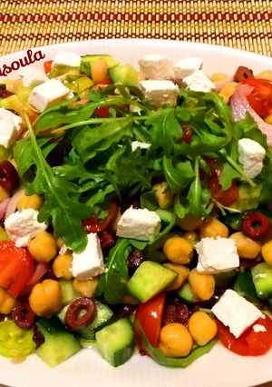 Φωτογραφία της συνταγής Μεσογειακή σαλάτα με ρεβίθια