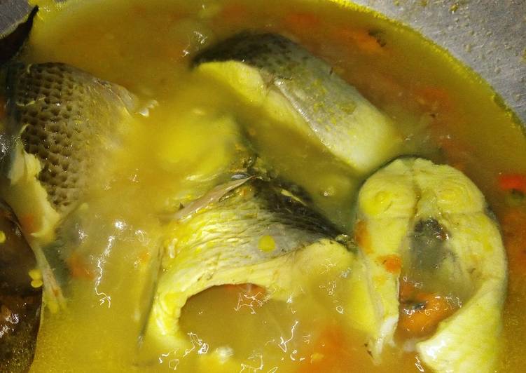 Cara memasak Ikan bandeng kuah kuning yang enak