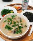 Cháo hạt sen nấm mối đen