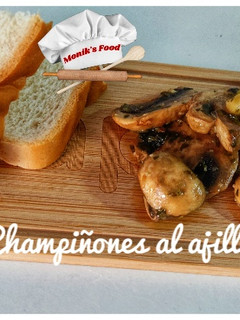 Una foto de 🍄Champiñones al ajillo 🧄