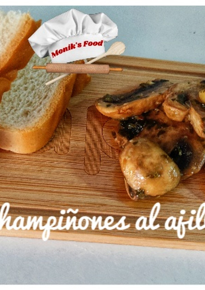 Una foto de 🍄Champiñones al ajillo 🧄