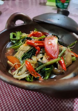 Foto resep Tumis Kangkung Jamur Enoki