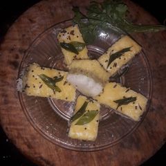 A picture of Sandwich dhokla.