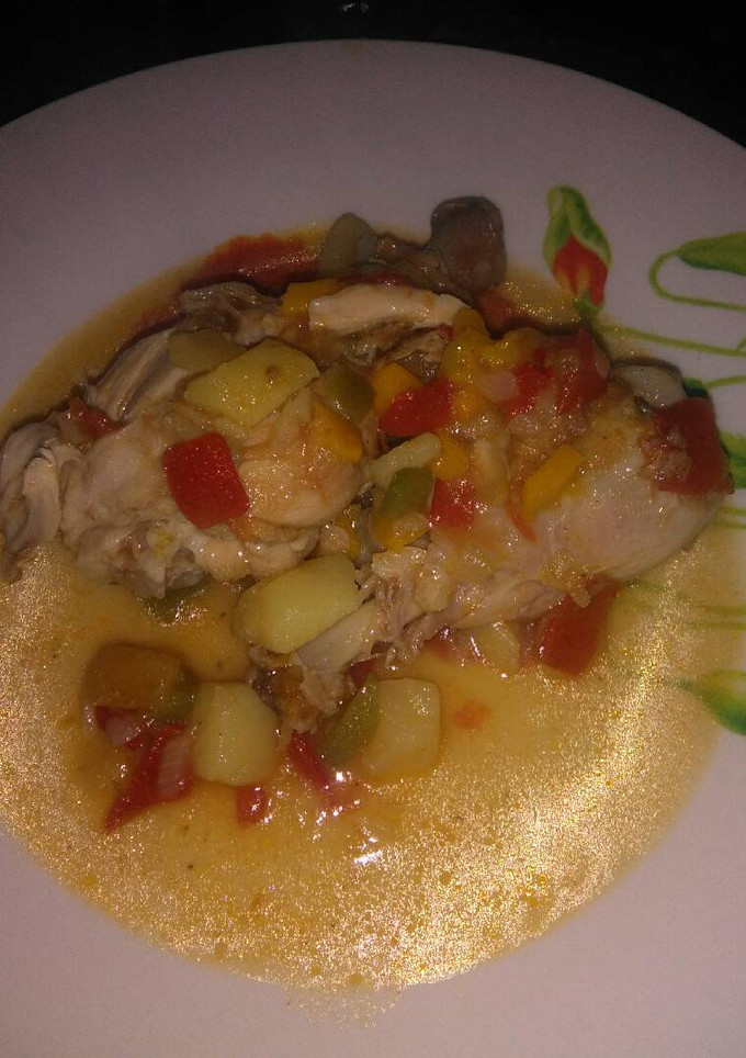 Una foto de Muslitos de pollo en salsa