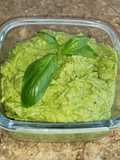 Pesto de aguacate y albahaca