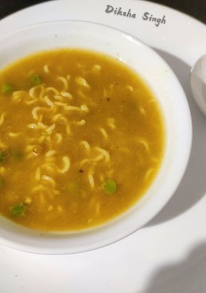 A picture of Noddle pea Soup.