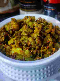 अचारीआलू ग़्वार फ़ली सब्जी रेसिपी मुख्य फोटो