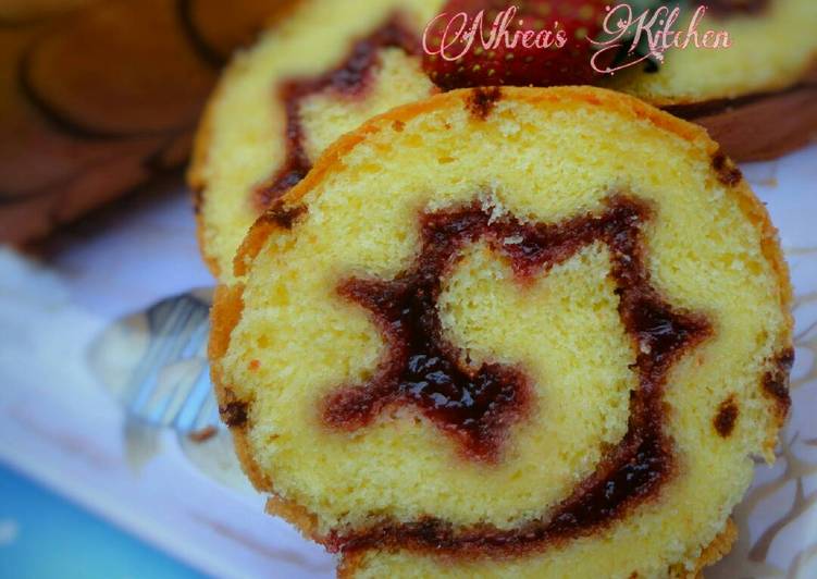 Bolu gulung strawberry