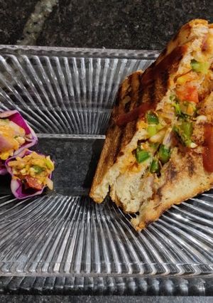 A picture of Grilled pizza sandwich.
