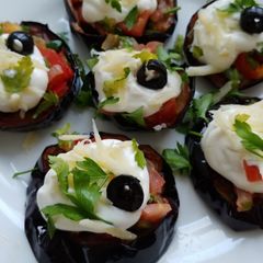 Aubergine slices with sour cream A picture of Aubergine slices with sour cream.