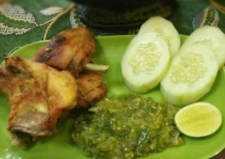 Resep Ayam goreng sambel ijo yang Enak