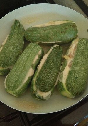 Una foto de Calabacitas rellenas vegetarianas