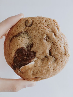 Una foto de Chocolate chip cookies 🍪