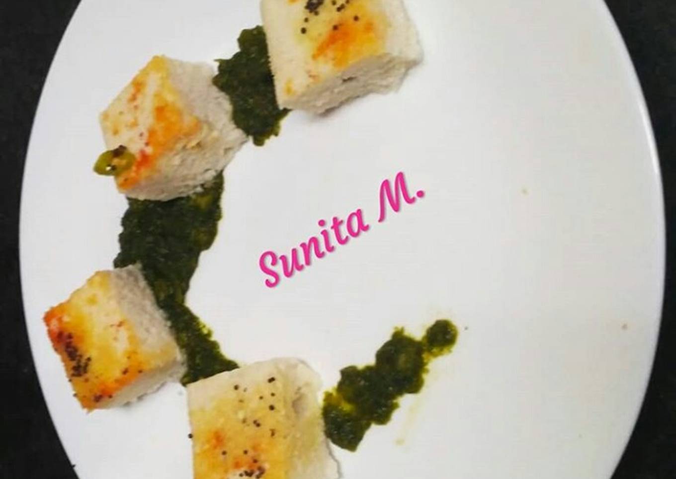 White khaman dhokla