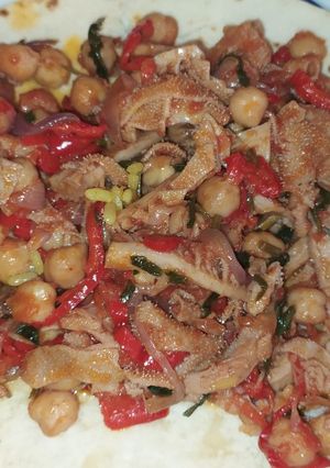 Foto di Trippa con peperono rosso, cipolla, pomidoro, aglio,ceci, prezz