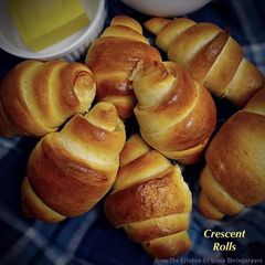 A picture of Crescent Rolls.