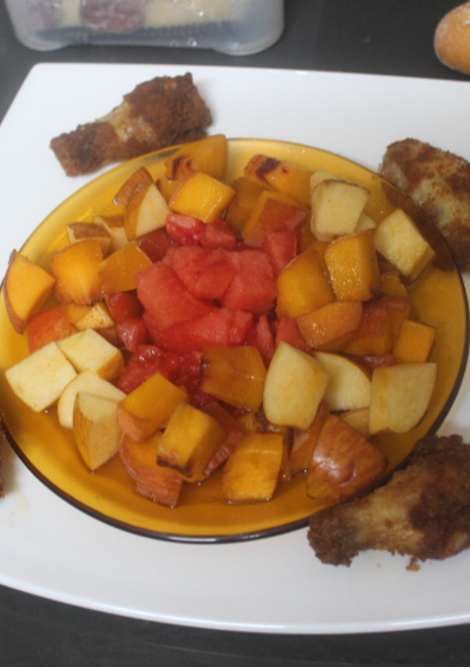 Una foto de Alitas de pollo con frutas al limón