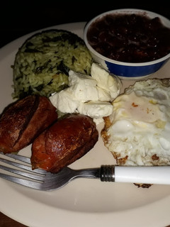 Una foto de Cena típica salvadoreña..🇸🇻