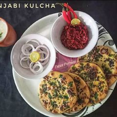 A picture of Punjabi Kulcha.