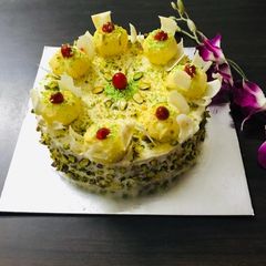 A picture of Rasmalai cake.