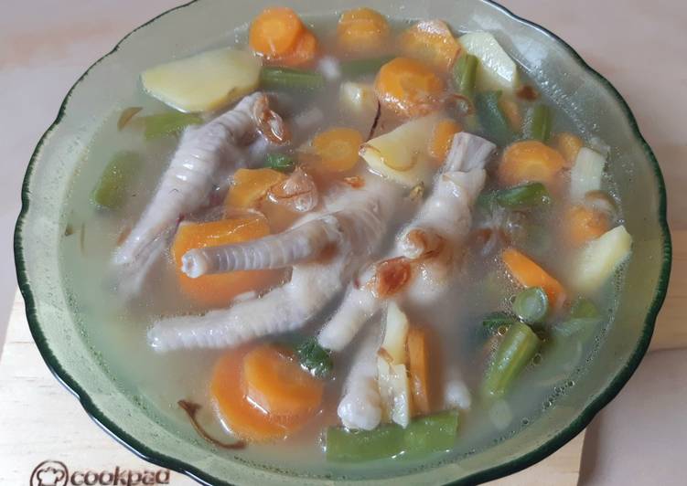 Cara Gampang Menyiapkan Sup ceker ayam Anti Gagal