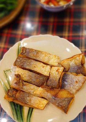 Hình của món Cá nhụ 1 nắng chiên.
