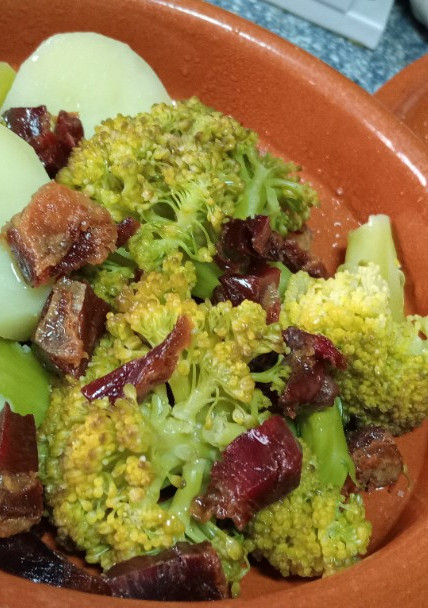 Una foto de Sinfonía Verde con un Toque Ibérico