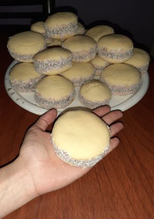 Una foto de Alfajores de maicena ❤️