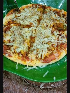 पिज़्ज़ा (pizza recipe in Hindi) रेसिपी मुख्य फोटो